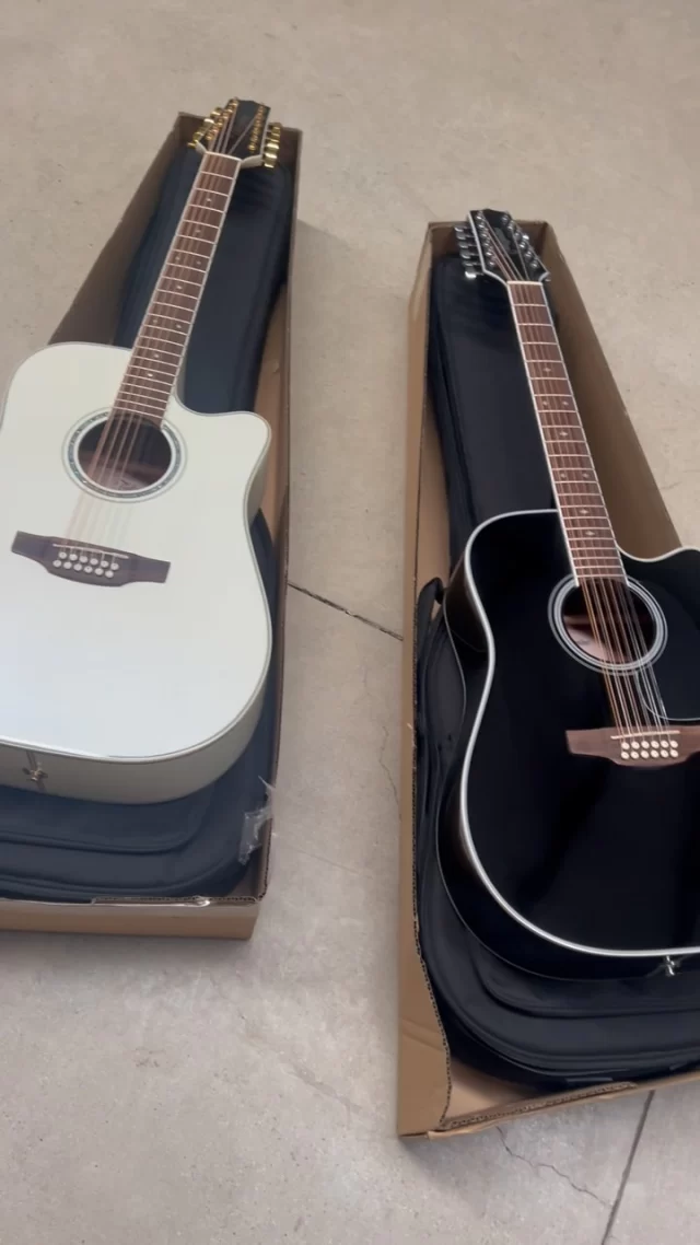 Takamine GD37 ⚪️ y GD38 ⚫️ ¿Cuál es tu fav? 🤩 

Ahora somos Legacy Music ✔️
legacymusic.mx