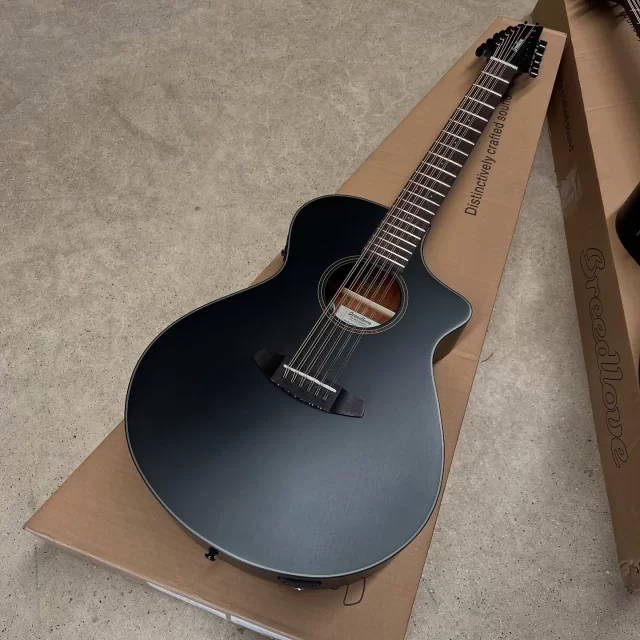 Oigan, pero las Breedlove 😮‍💨

Un diseño muy elegante y un sonido espectacular. Las Breedlove Discovery en negro Satin siempre serán una buena opción ✔️

Disponibles desde $15,999

Contáctanos y ordena por WhatsApp al 664 293 0972 📞 o compra en línea en legacymusic.mx 👈🏻 Enviamos a todo México 🇲🇽